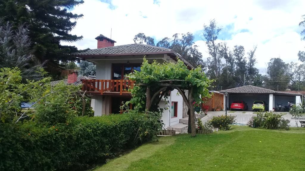 Hosteria Quinta Emilia Κίτο Εξωτερικό φωτογραφία